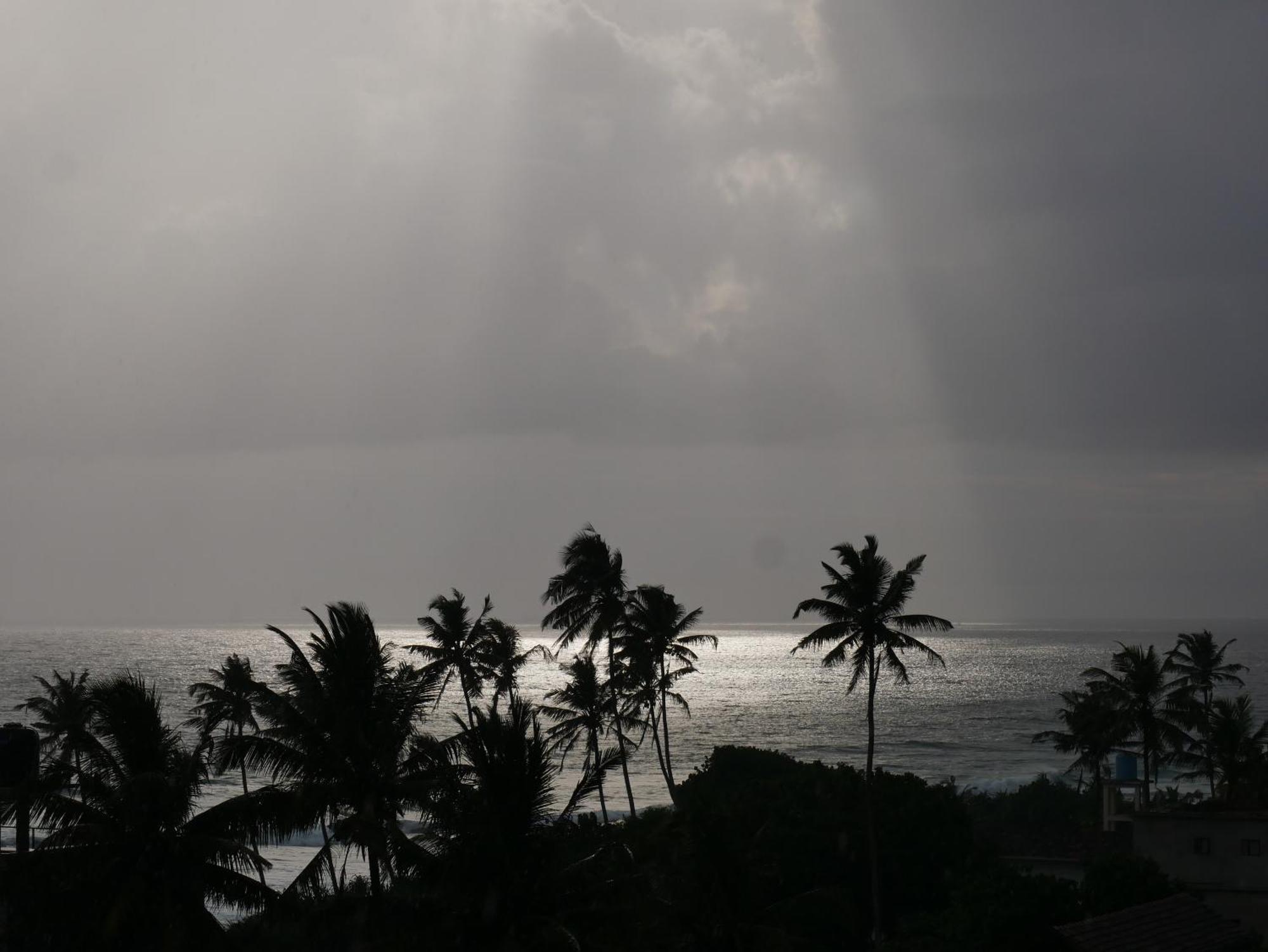 Sky Mountain Cafe With Seaview Bed & Breakfast Weligama Ngoại thất bức ảnh
