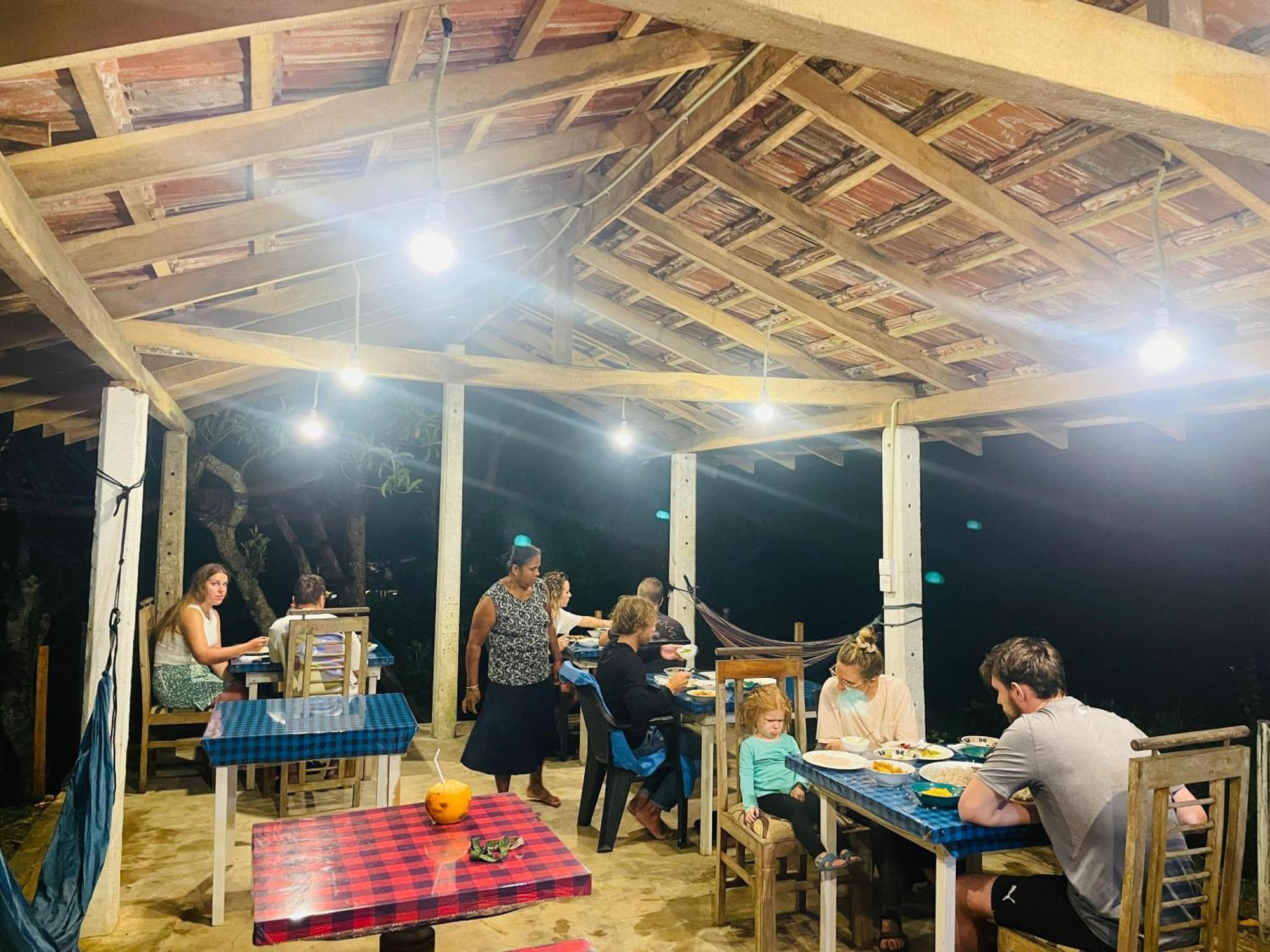 Sky Mountain Cafe With Seaview Bed & Breakfast Weligama Ngoại thất bức ảnh
