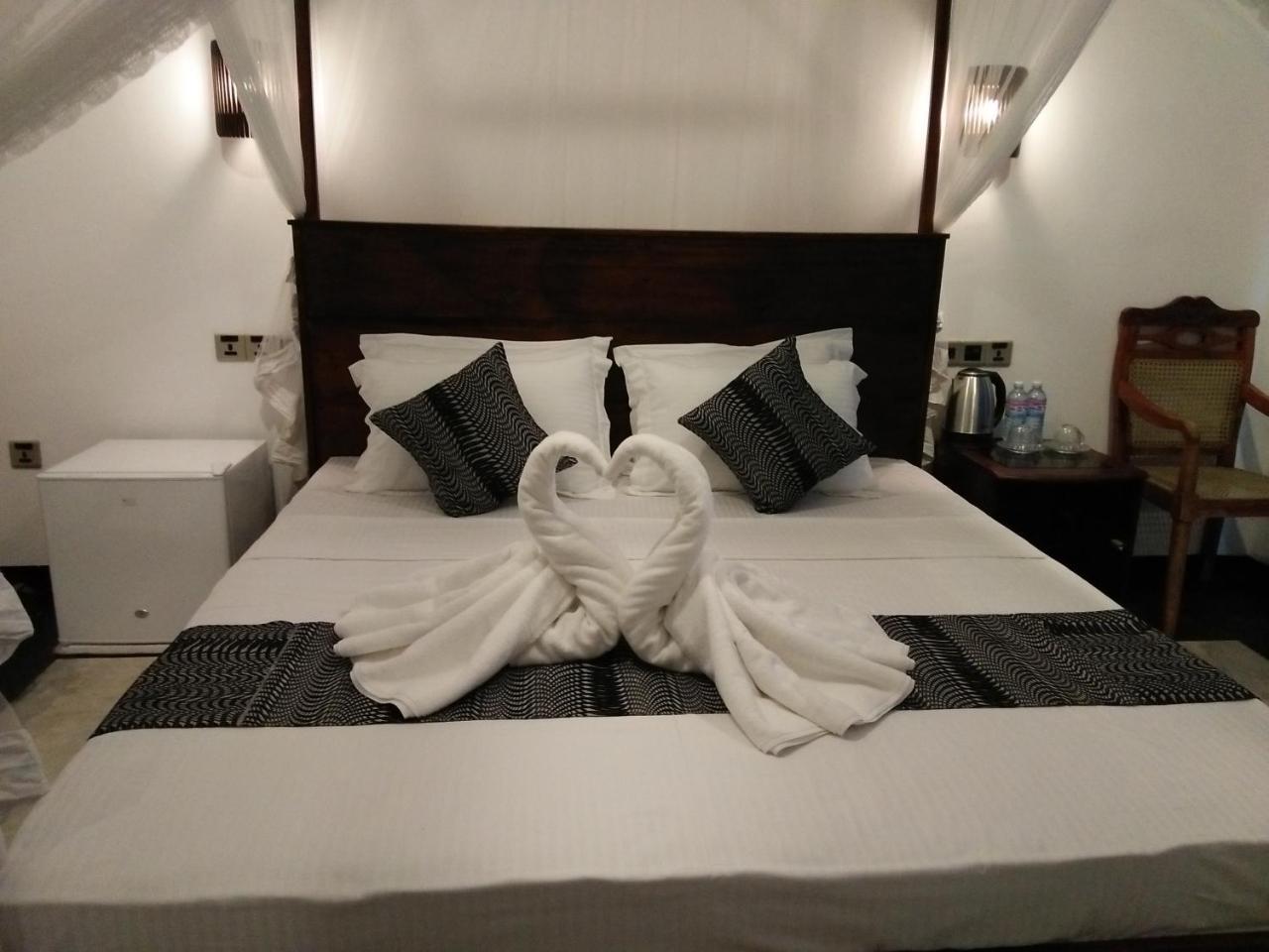 Sky Mountain Cafe With Seaview Bed & Breakfast Weligama Ngoại thất bức ảnh