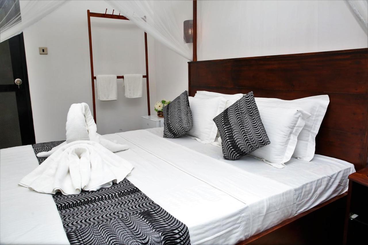 Sky Mountain Cafe With Seaview Bed & Breakfast Weligama Ngoại thất bức ảnh
