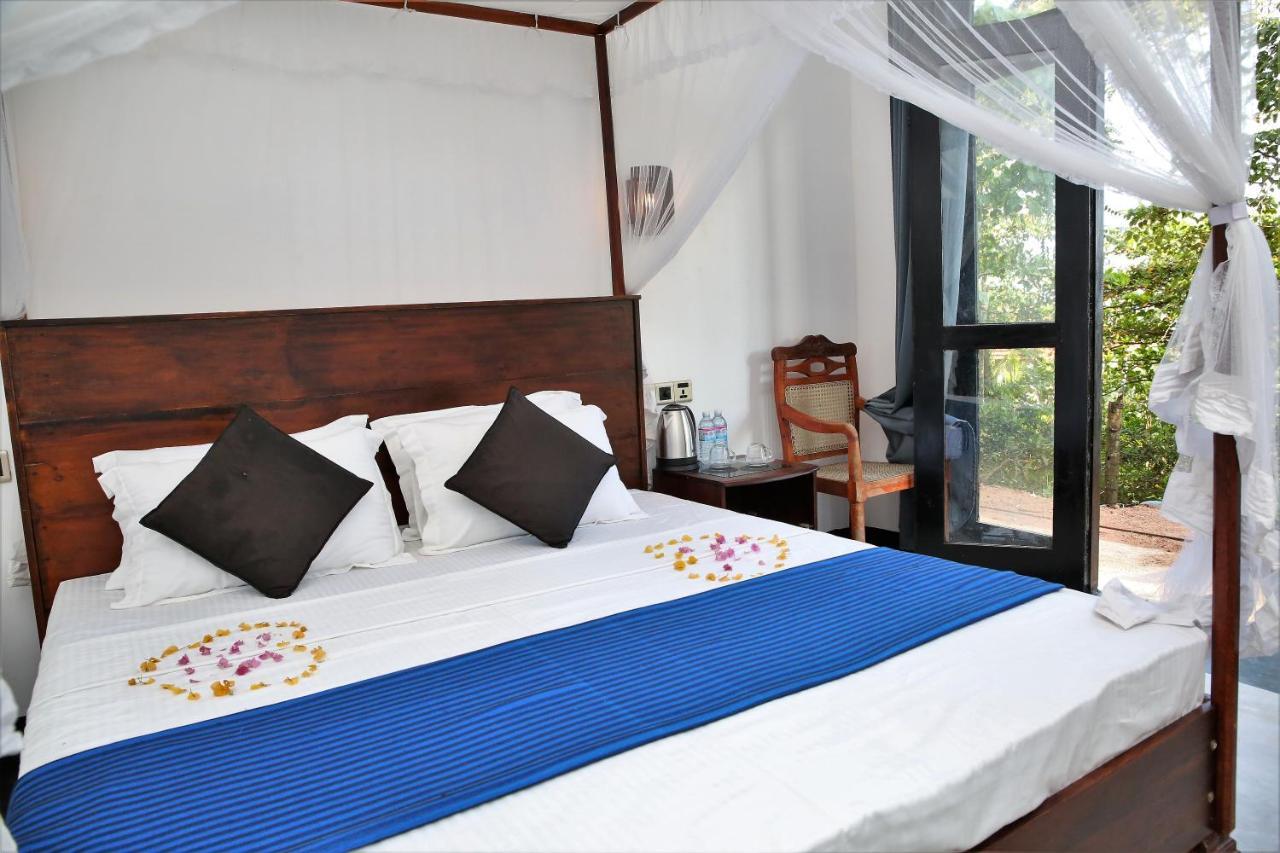 Sky Mountain Cafe With Seaview Bed & Breakfast Weligama Ngoại thất bức ảnh