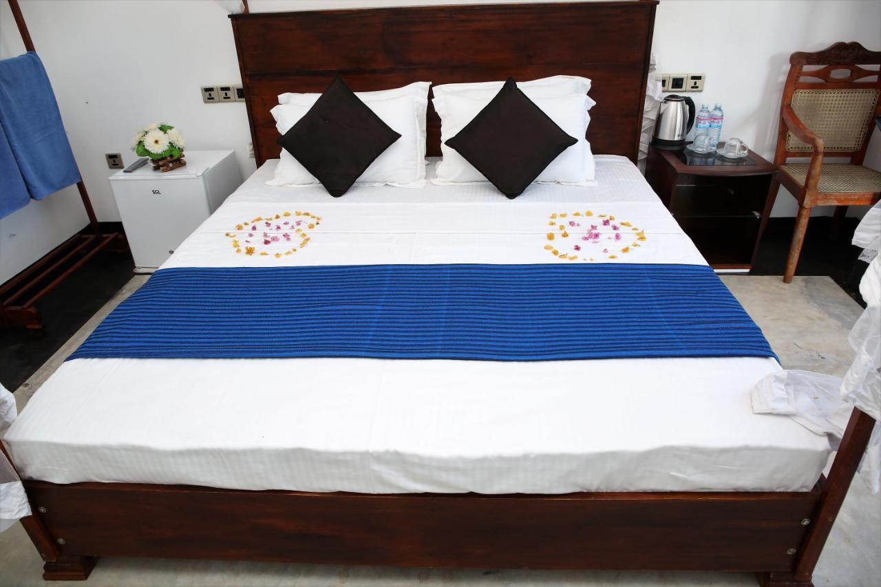 Sky Mountain Cafe With Seaview Bed & Breakfast Weligama Ngoại thất bức ảnh
