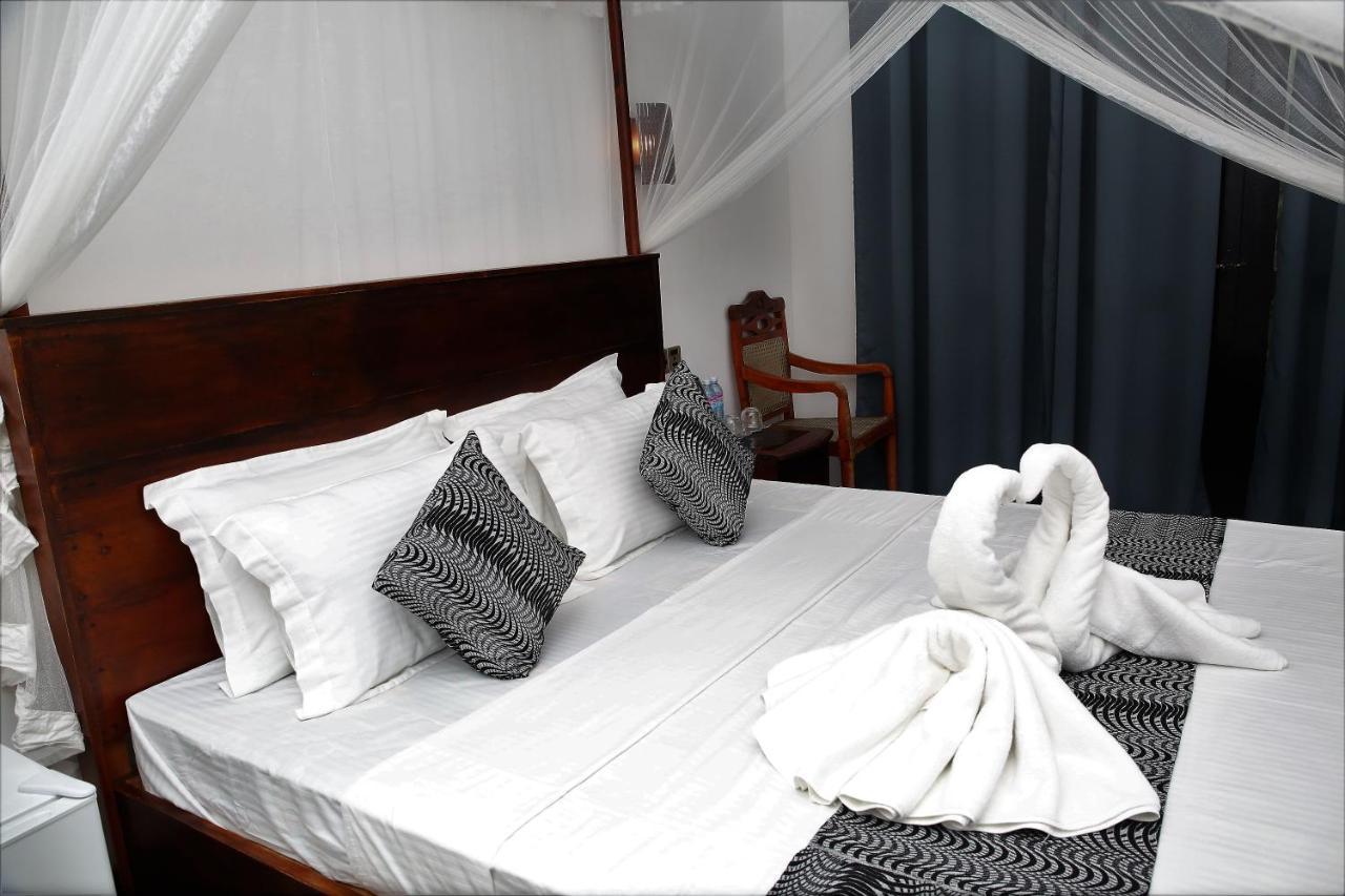 Sky Mountain Cafe With Seaview Bed & Breakfast Weligama Ngoại thất bức ảnh