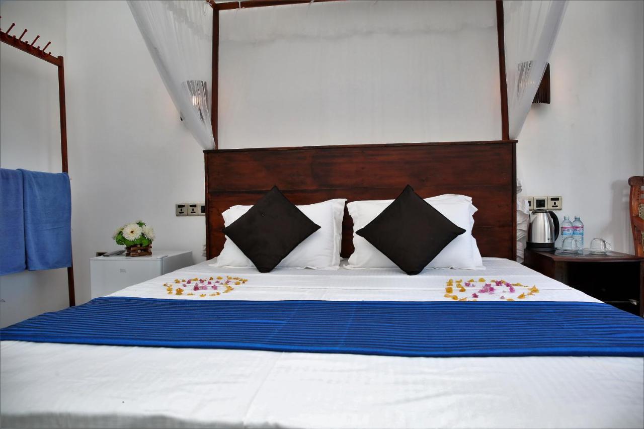 Sky Mountain Cafe With Seaview Bed & Breakfast Weligama Ngoại thất bức ảnh